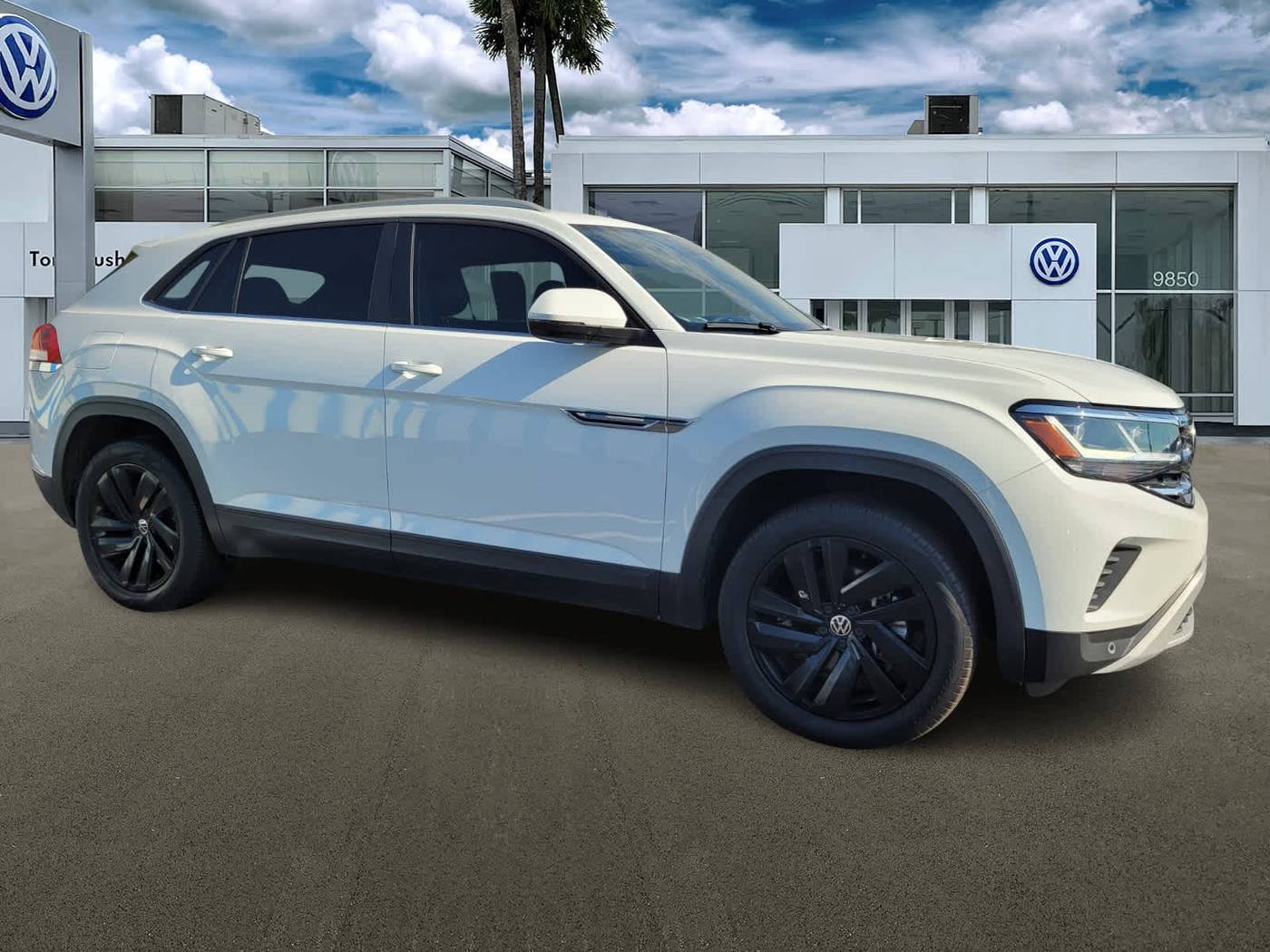 2022 Volkswagen Atlas Cross Sport SE with Technology — SUV — 49,862 mi — Jacksonville, FL