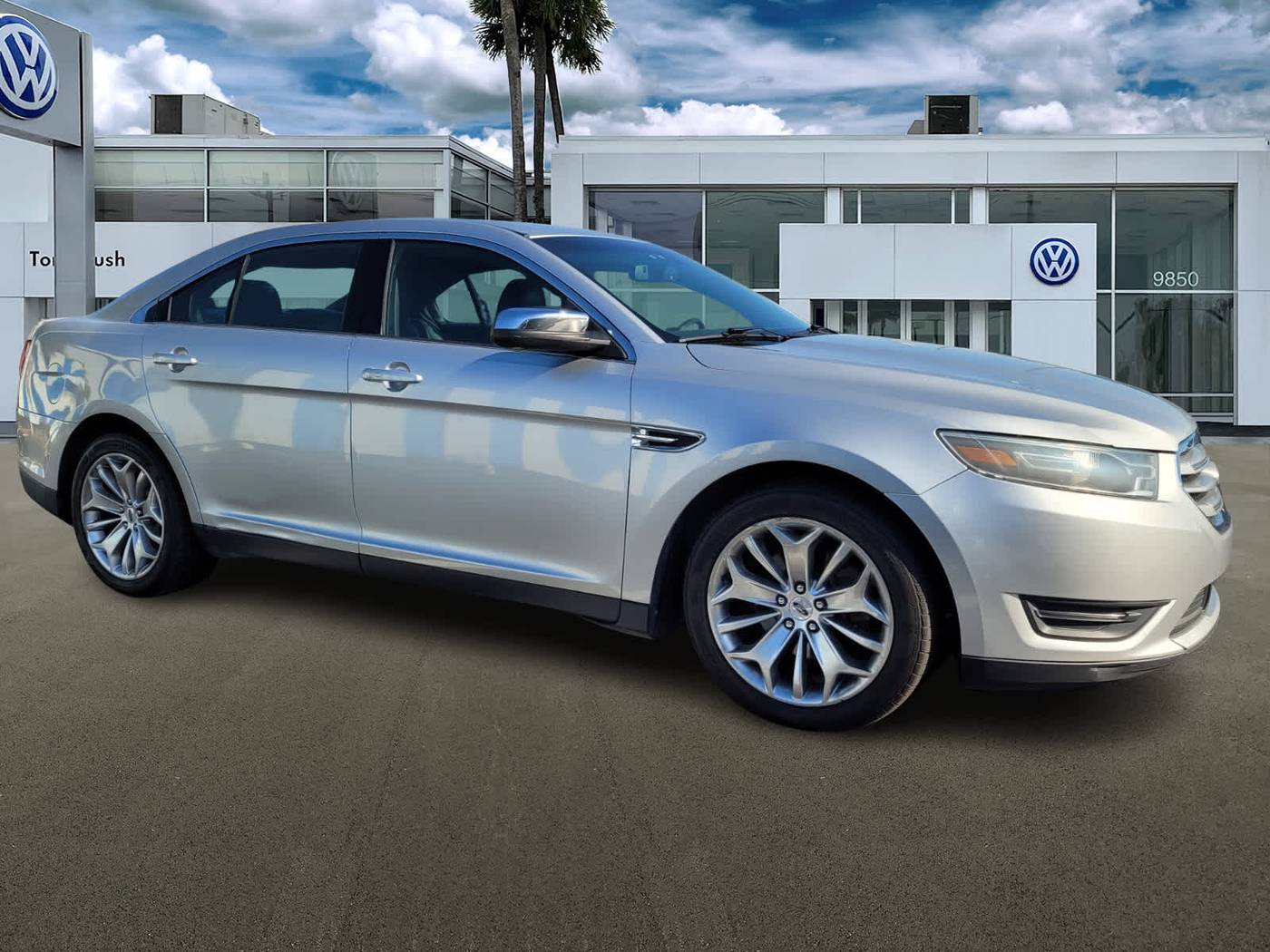 2015 Ford Taurus Limited — Sedan — 167,000 mi — Jacksonville, FL
