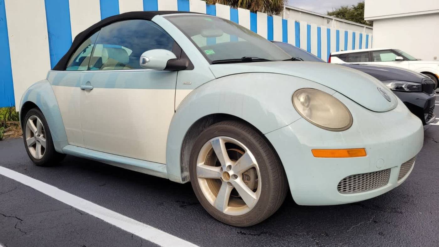 2010 Volkswagen New Beetle Base — Convertible — 130,890 mi — Jacksonville, FL