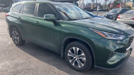 2023 Toyota Highlander Hybrid XLE — SUV — 19,714 mi — Houston, TX