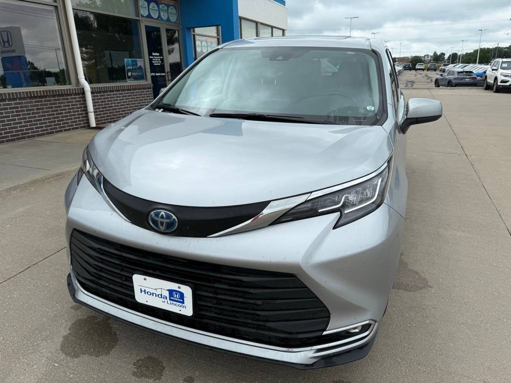2022 Toyota Sienna XLE — Minivan — 55,846 mi — Lincoln, NE