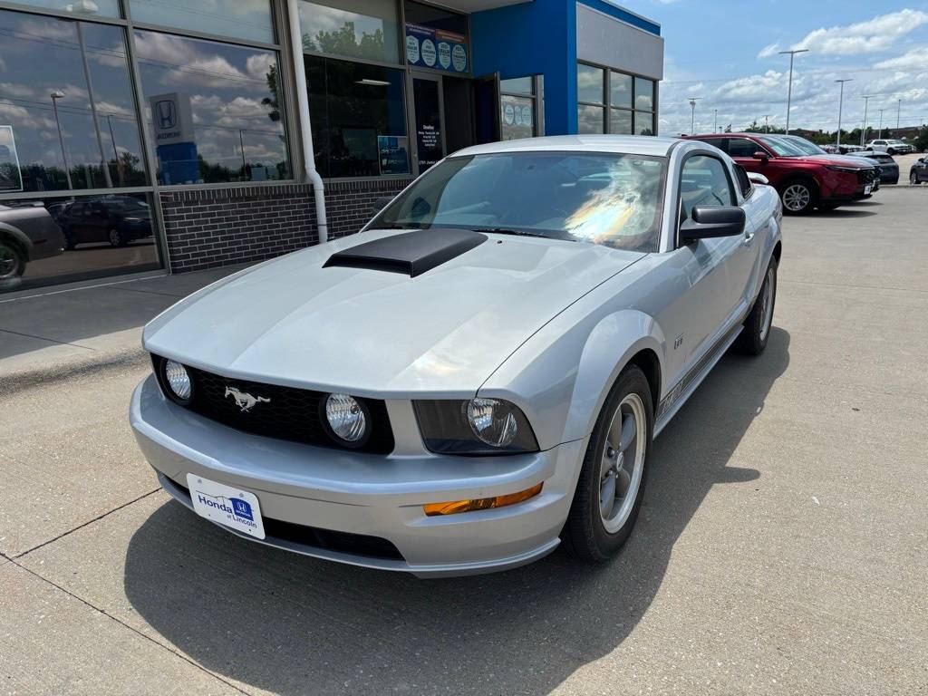 2006 Ford Mustang GT Deluxe — Coupe — 46,594 mi — Lincoln, NE