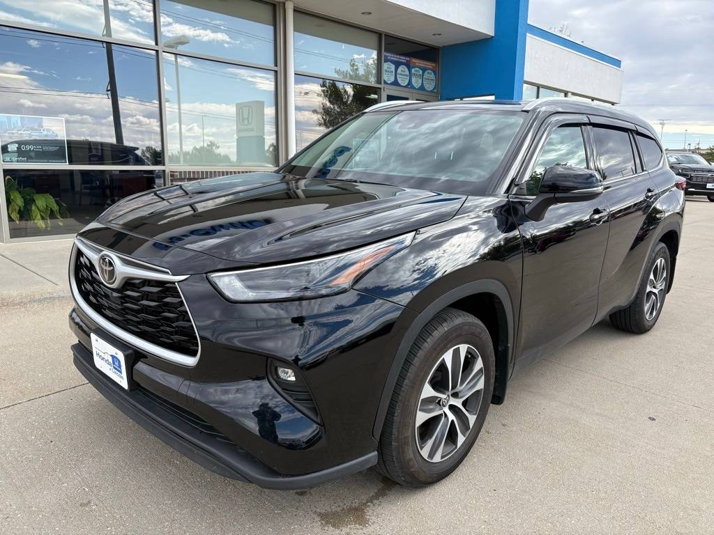 2022 Toyota Highlander XLE — SUV — 14,450 mi — Lincoln, NE