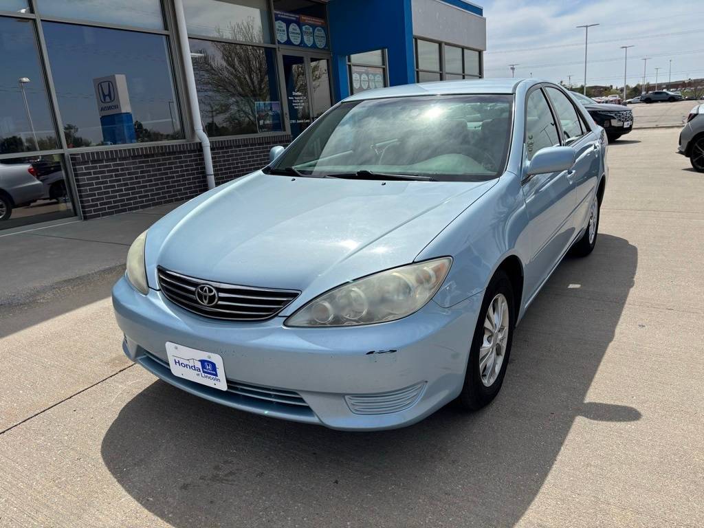 2006 Toyota Camry LE V6 — Sedan — 126,181 mi — Lincoln, NE