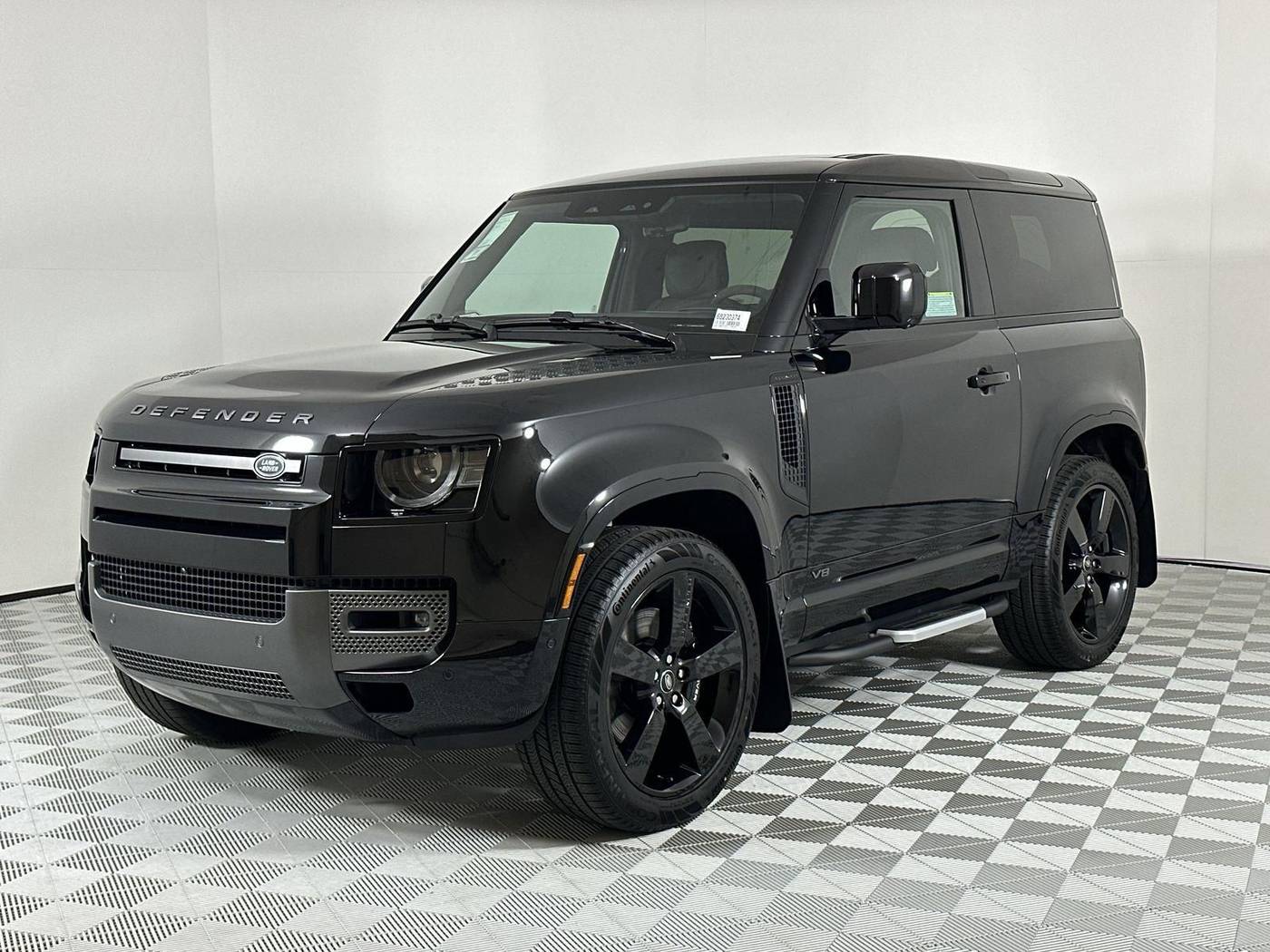 2023 Land Rover Defender V8