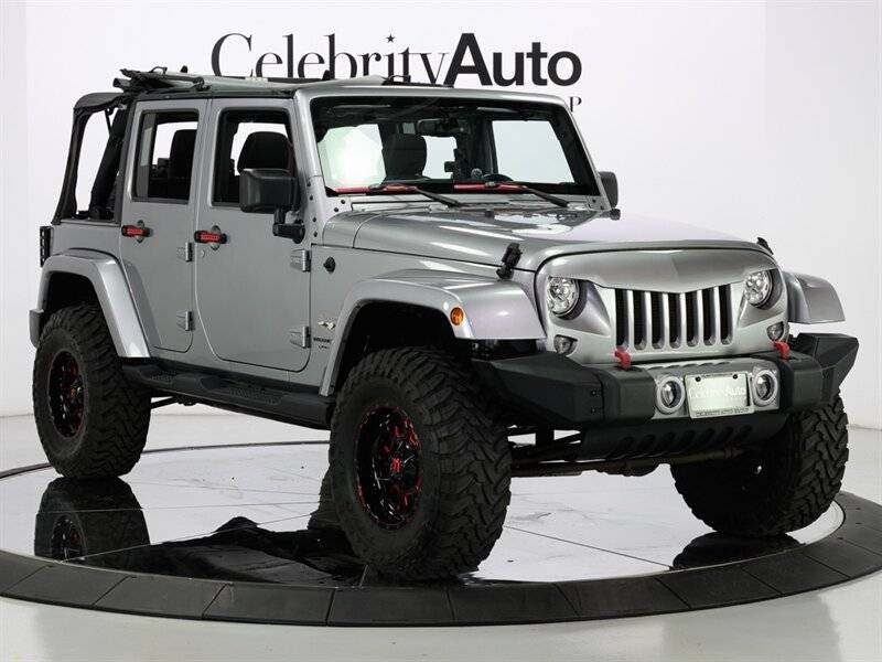 2018 Jeep Wrangler Sahara — SUV — 70,396 mi — Sarasota, FL