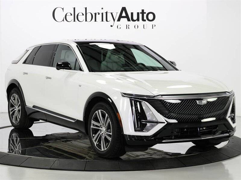 2025 Cadillac LYRIQ Luxury — SUV — 696 mi — Sarasota, FL