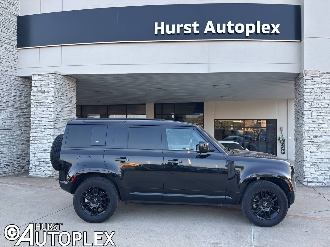 2023 Land Rover Defender S — SUV — 22,945 mi — Hurst, TX