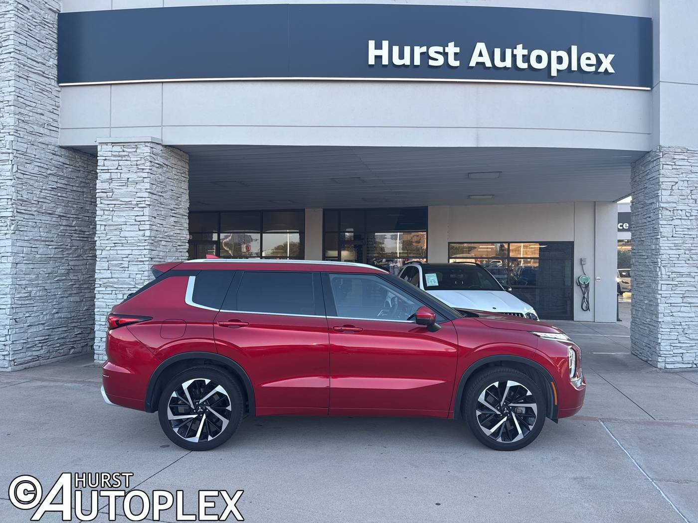 2024 Mitsubishi Outlander SEL — SUV — 32,313 mi — Hurst, TX
