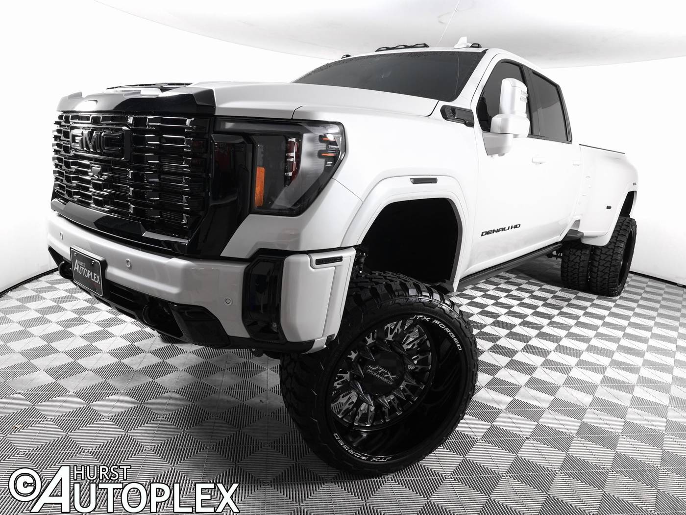 2025 GMC Sierra 3500HD Denali Ultimate — Pickup Truck — 2,184 mi — Hurst, TX