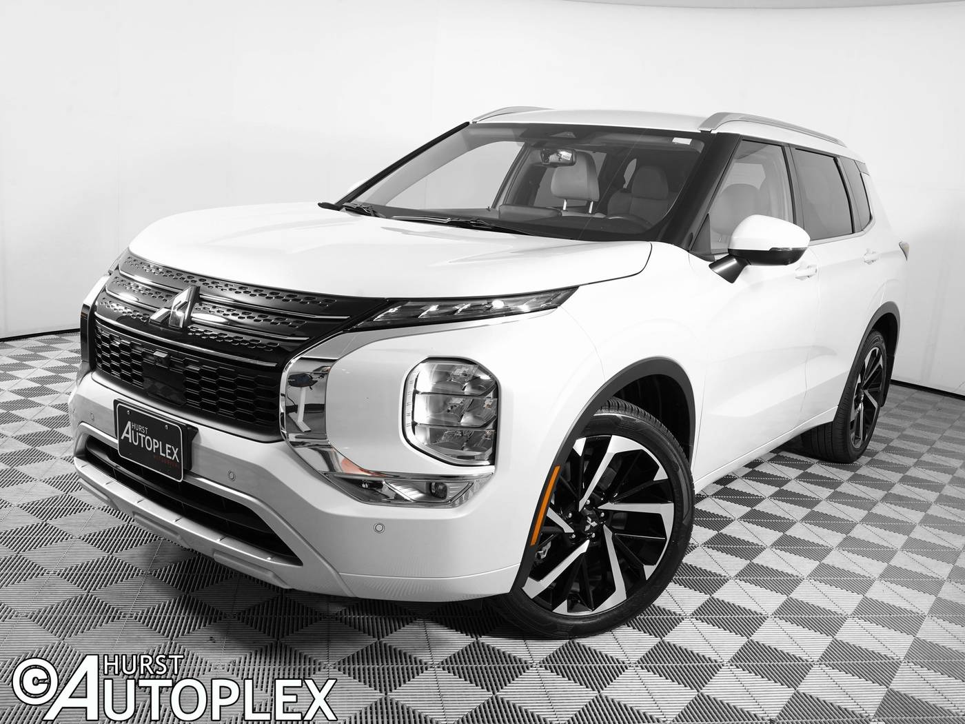 2024 Mitsubishi Outlander SEL — SUV — 18,551 mi — Hurst, TX