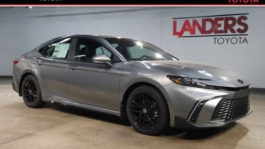 2025 Toyota Camry Hybrid SE — Sedan — 19,912 mi — Little Rock, AR