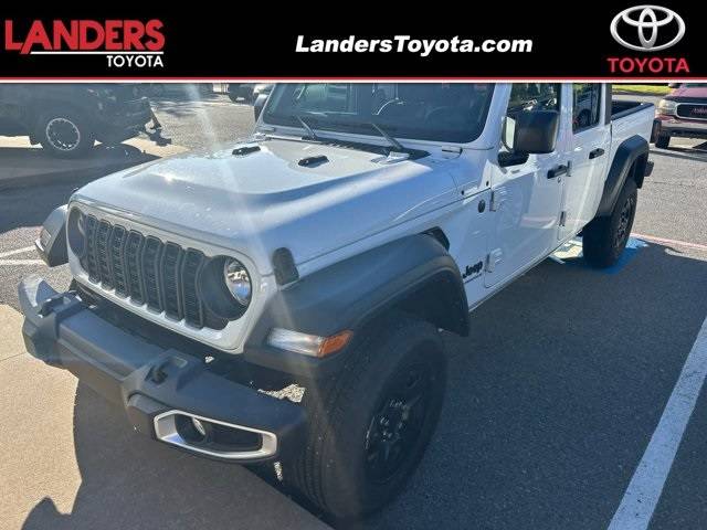 2024 Jeep Gladiator Sport — Pickup Truck — 2,500 mi — Little Rock, AR
