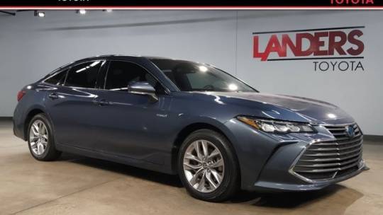 2021 Toyota Avalon Hybrid XLE