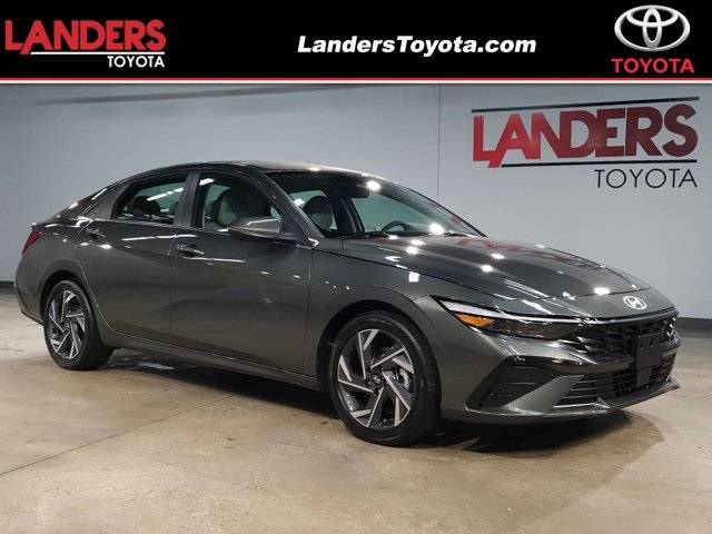 2025 Hyundai Elantra Limited — Sedan — 7,655 mi — Little Rock, AR