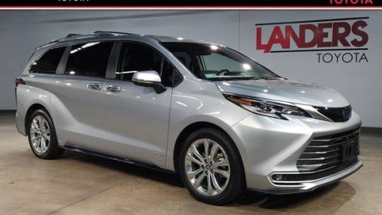 2021 Toyota Sienna Platinum — Minivan — 40,092 mi — Little Rock, AR