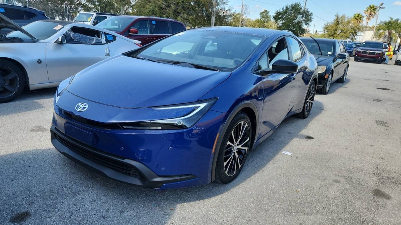 2023 Toyota Prius XLE — Hatchback — 2,400 mi — Woodbridge, VA