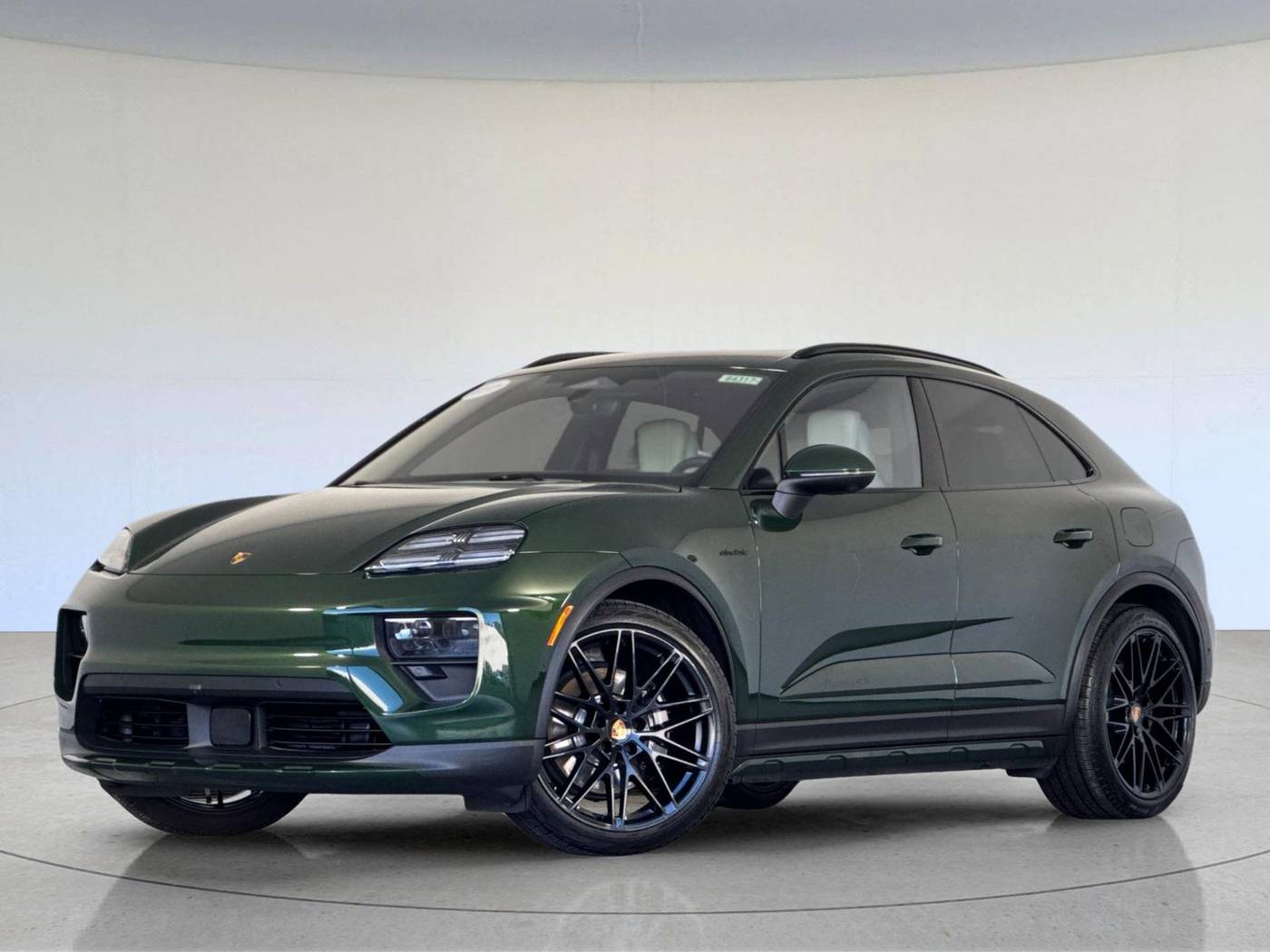 2025 Porsche Macan 4S Electric