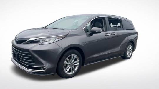 2023 Toyota Sienna Limited — Minivan — 27,176 mi — Fall River, MA