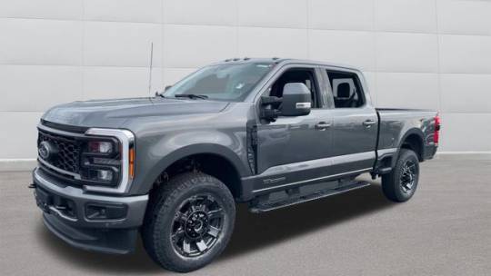 2023 Ford Super Duty F-350 LARIAT — Pickup Truck — 35,960 mi — Fall River, MA