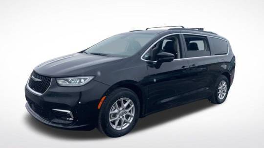 2022 Chrysler Pacifica Touring L — Minivan — 60,401 mi — Fall River, MA