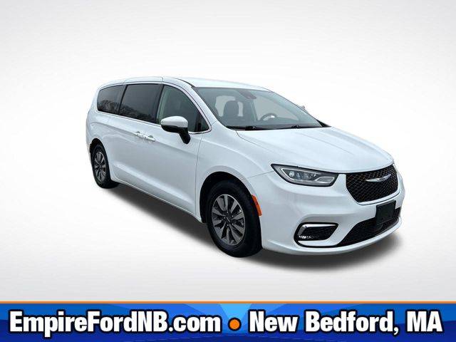 2023 Chrysler Pacifica Hybrid Touring L — Minivan — 65,812 mi — Fall River, MA