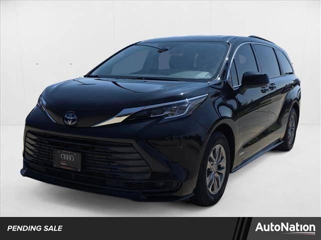 2021 Toyota Sienna LE — Minivan — 111,205 mi — Plano, TX