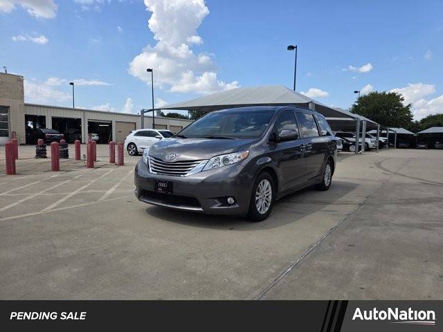 2017 Toyota Sienna XLE Premium — Minivan — 32,672 mi — Plano, TX