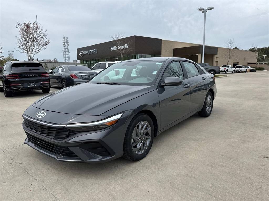 2024 Hyundai Elantra Hybrid Blue — Sedan — 3,025 mi — Covington, LA