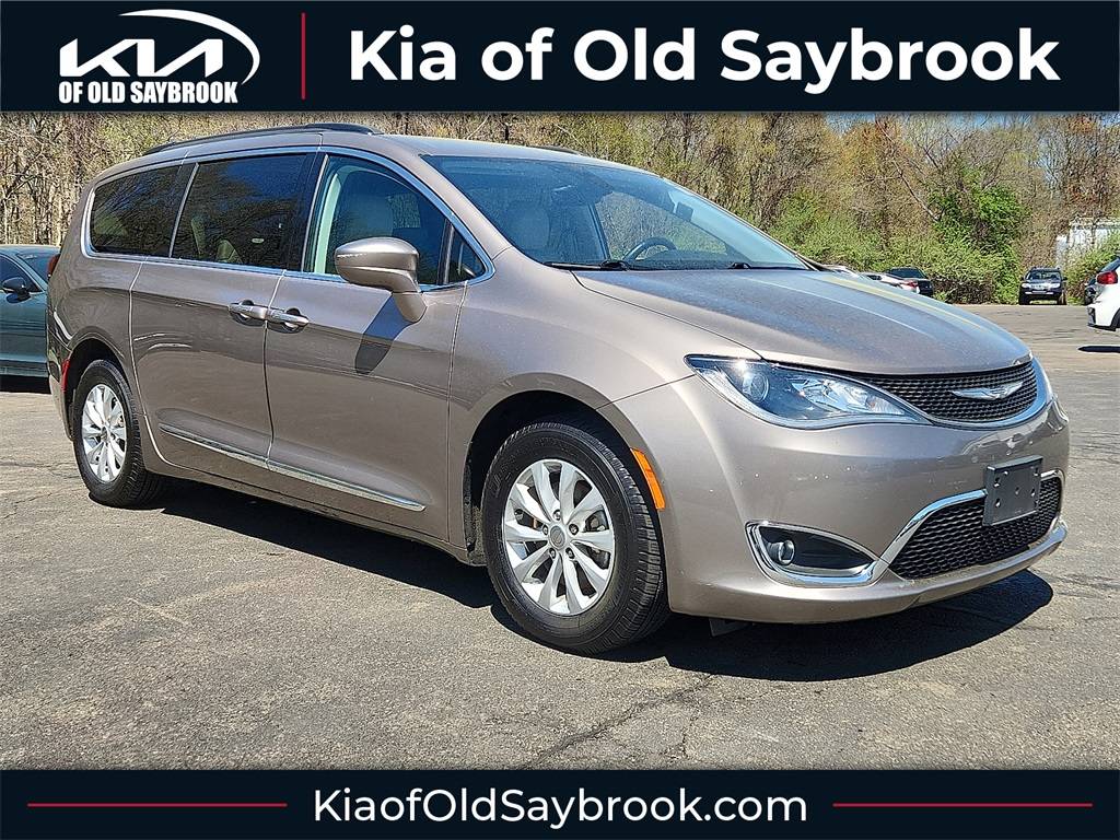 2017 Chrysler Pacifica Touring L — Minivan — 71,905 mi — Old Saybrook, CT