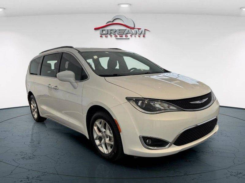 2020 Chrysler Pacifica Touring — Minivan — 101,378 mi — Kansas City, KS