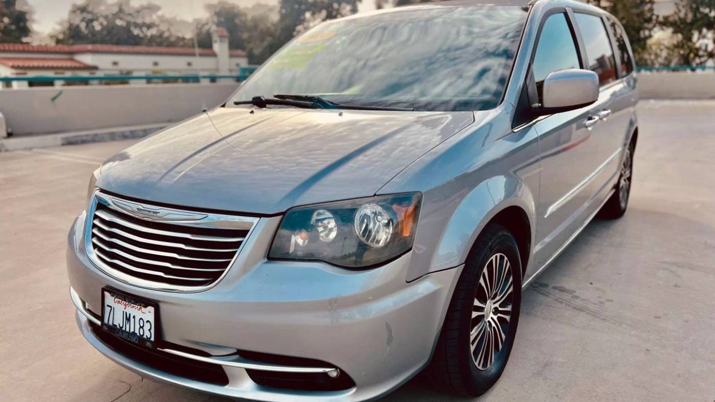 2014 Chrysler Town & Country S — Minivan — 134,853 mi — Fullerton, CA