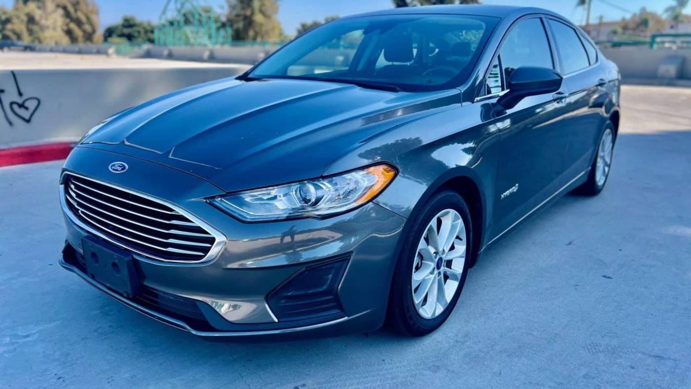2019 Ford Fusion Hybrid SE — Sedan — 106,863 mi — Fullerton, CA