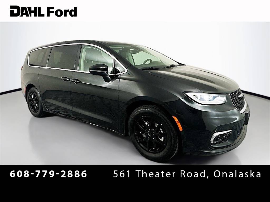 2023 Chrysler Pacifica Touring L — Minivan — 51,758 mi — Onalaska, WI