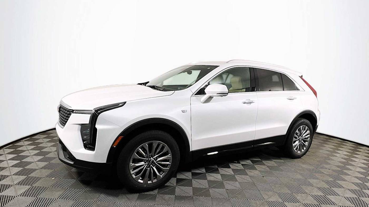 2025 Cadillac XT4 Premium Luxury — SUV — 5,630 mi — Toms River, NJ