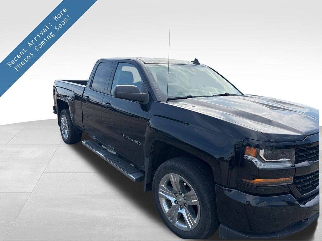 2018 Chevrolet Silverado 1500 Custom — Pickup Truck — 73,595 mi — Dubuque, IA