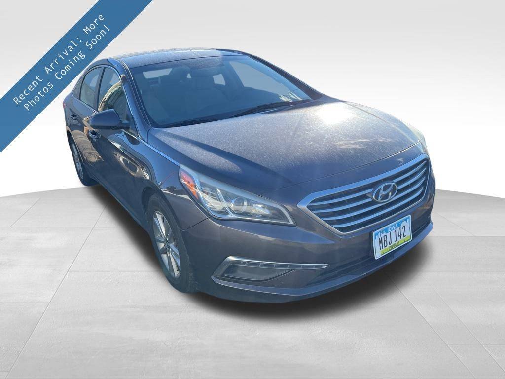 2015 Hyundai Sonata SE — Sedan — 183,539 mi — Dubuque, IA