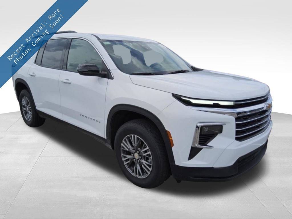 2025 Chevrolet Traverse LT — SUV — 12,982 mi — Dubuque, IA