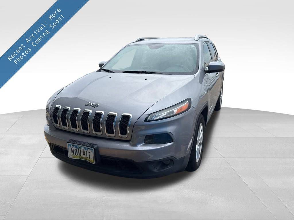 2017 Jeep Cherokee Latitude — SUV — 100,110 mi — Dubuque, IA
