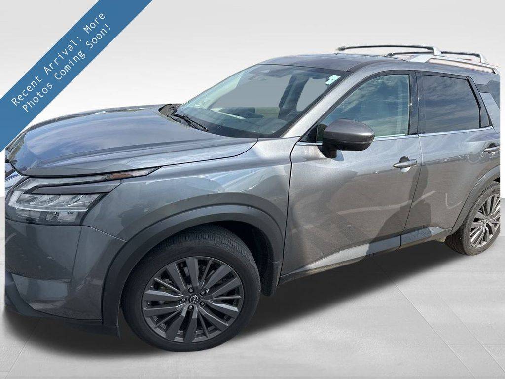 2022 Nissan Pathfinder SL — SUV — 74,947 mi — Dubuque, IA