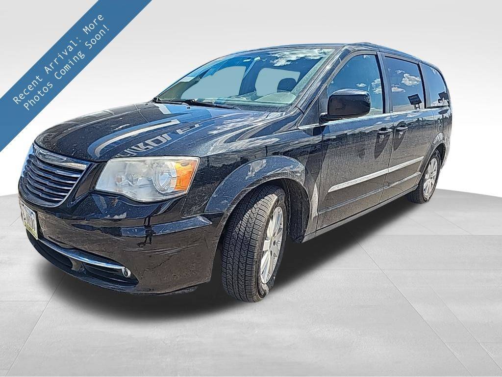 2014 Chrysler Town & Country Touring — Minivan — 138,027 mi — Dubuque, IA
