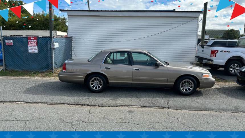 2001 Ford Crown Victoria Base