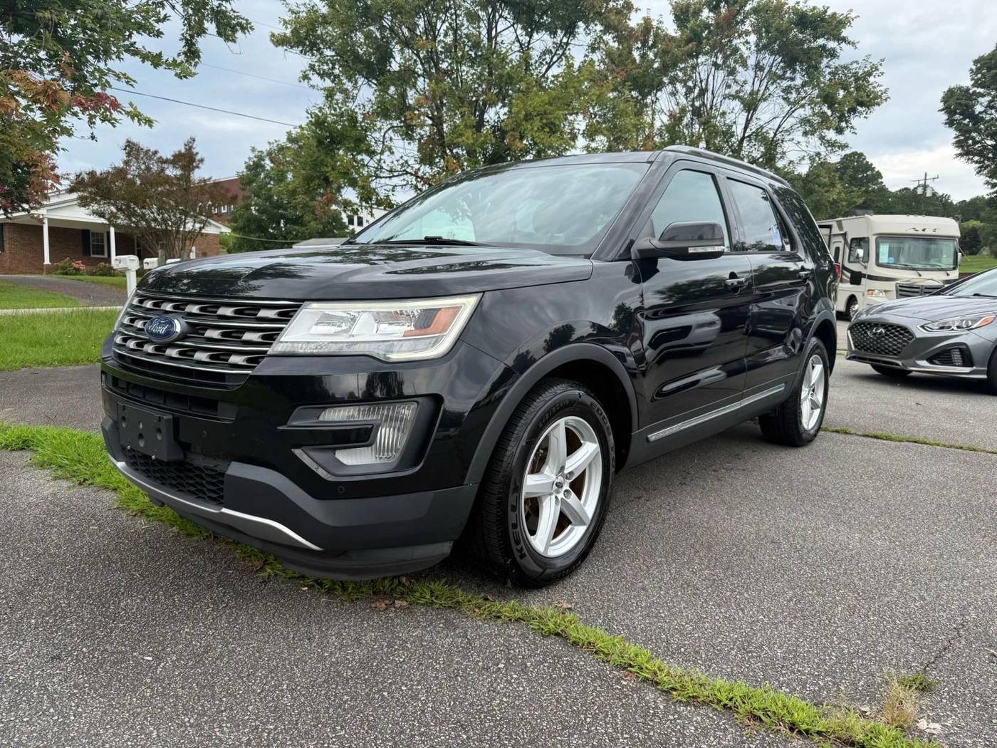 2017 Ford Explorer XLT — SUV — 120,970 mi — Fuquay-Varina, NC