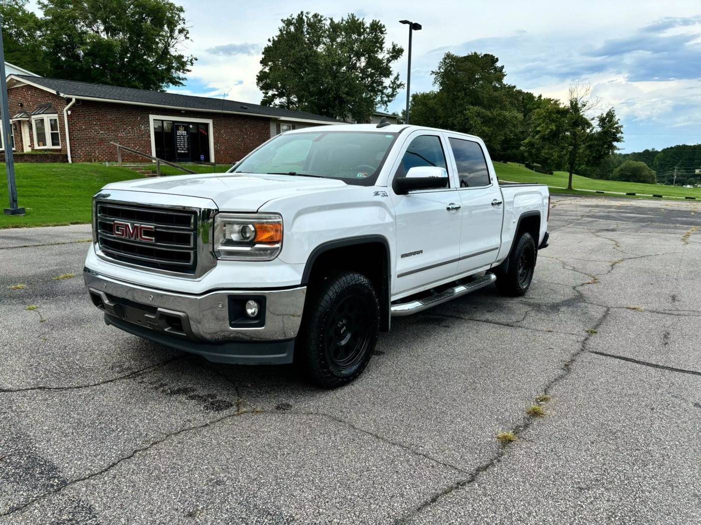 2015 GMC Sierra 1500 SLT — Pickup Truck — 124,939 mi — Fuquay-Varina, NC