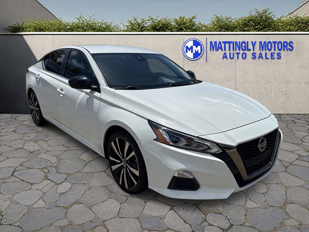 2022 Nissan Altima SR