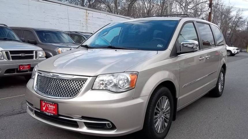 2015 Chrysler Town & Country Touring-L — Minivan — 117,906 mi — Fairfax, VA