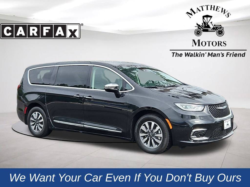 2023 Chrysler Pacifica Hybrid Limited — Minivan — 57,785 mi — Clayton, NC