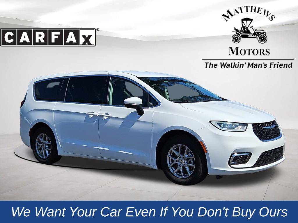 2023 Chrysler Pacifica Touring L — Minivan — 62,641 mi — Clayton, NC