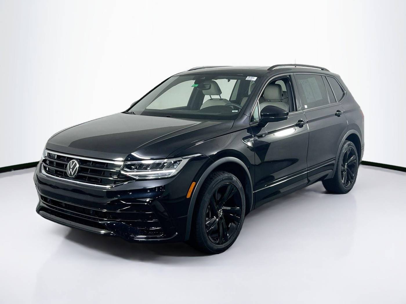 2023 Volkswagen Tiguan SE R-Line Black — SUV — 20,589 mi — Edgemont, PA
