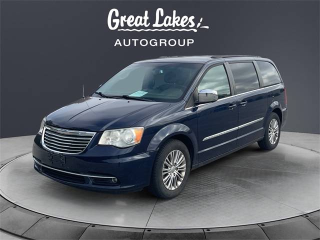 2013 Chrysler Town & Country Touring-L — Minivan — 137,133 mi — Findlay, OH